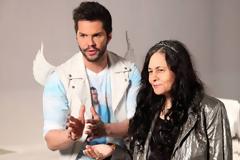 H Ελένη Λουκά κάνει «ντου» στον Τσαλίκη, του αρπάζει το μικρόφωνο και αρχίζει το κήρυγμα - Δείτε το video