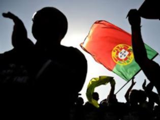 Φωτογραφία για Πορτογαλία: Ρεκόρ πωλήσεων για ένα βιβλίο που προωθεί την αποχώρηση από το ευρώ