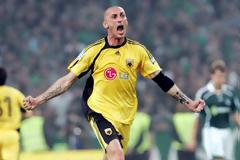 Σαν τρελός θέλει να γυρίσει στην ΑΕΚ ο Τσιρίλο