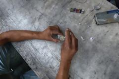 Ανησυχητική «πρωτιά» σε νέες μολύνσεις από HIV στην Ελλάδα, μεταξύ ναρκομανών