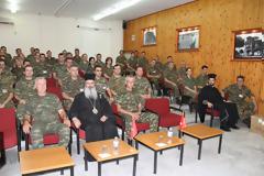 Διανομή Καινής Διαθήκης στην 12η Μεραρχία