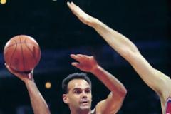 Μάχη με τον καρκίνο ο σπουδαίος Όσκαρ Σμιντ