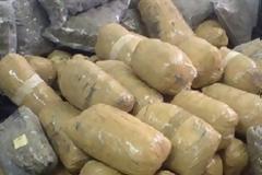 Αστυνομικοί βρήκαν 79 κιλά χασίς κοντά στα ελληνοαλβανικά σύνορα!