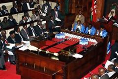 Οι βουλευτές ψήφισαν κατά της μείωσης του μισθού τους