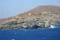 «Σε πρωτοφανείς χαμηλές τιμές τα ελληνικά νησιά»