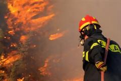 Στο έλεος της φωτιάς η Kρήτη - Ισχυροί άνεμοι φουντώνουν τον εφιάλτη