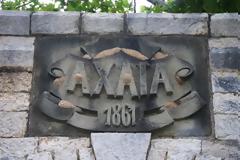 Achaia Clauss: Εικόνες εγκατάλειψης στο αλλοτινό στολίδι της Πάτρας