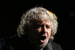 Ιταλία: Με τους δημοσίους υπαλλήλους και τους συνταξιούχους τα έβαλε ο Γκρίλο