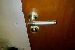 Τώρα στο Ηράκλειο κλέβουν και τα... πόμολα από τις πόρτες!