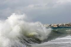 Πνίγηκε ενώ σκόρπιζε τις στάχτες της γυναίκας του