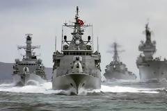 Τουρκικά σενάρια πολέμου στο Αιγαίο με 94 πολεμικά πλοία 23 ελικόπτερα και μαχητικά