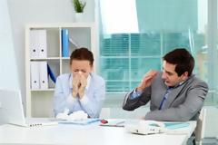 Xαμηλή παραγωγικότητα λόγω... ανοιχτών γραφείων