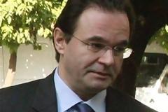 Στριμώχνουν τον Παπακωνσταντίνου