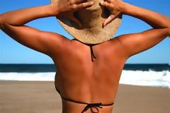 Οι τροφές που καταπραΰνουν τα εγκαύματα από τον ήλιο