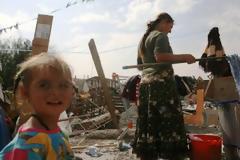 Πάτρα: Σε εξέλιξη η συνέλευση των κατοίκων στα Mποζαίτικα για τους σκηνίτες Ρομά – Έκλεισαν συμβολικά το δρόμο προς περιμετρική