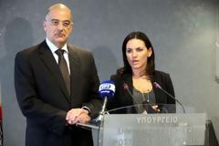 Δύο πυροσβεστικά ελικόπτερα στην Κρήτη - Υπόθεση όλης της κοινωνίας η δασοπυρόσβεση είπε ο Δένδιας