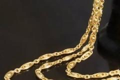 Άρπαζαν χρυσές αλυσίδες από το λαιμό γυναικών στο Aγρίνιο