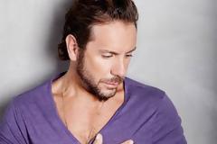 Γνωστός στιχουργός τα «χώνει» στον Γιώργο Μαζωνάκη