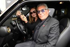 Ο Roberto και η Eva Cavalli αποκάλυψαν το Life Ball MINI 2013