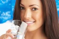 Υγεία: Νερό, Μάθετε γιατί πρέπει να το πίνετε κάθε πρωί με άδειο στομάχι