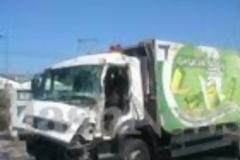 Συγκρούστηκε απορριμματοφόρο της Ανακύκλωσης με φορτηγό του Δήμου Αρχανών - Εγκλωβίστηκε ο ένας οδηγός