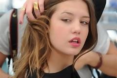 «H ζωή της Αντέλ είναι πορνό», λέει η συγγραφέας του βιβλίου