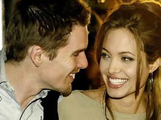 Φωτογραφία για Ιθαν Χοκ: Όταν με φίλησε η Angelina Jolie ξέχασα το όνομά μου