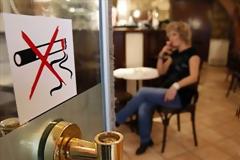Στα χαρτιά κινδυνεύει να μείνει ο αντικαπνιστικός νόμος