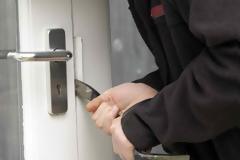 Σύλληψη 25χρονου για διαρρήξεις σπιτιών