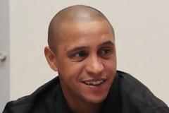 ΣΤΟΝ ΠΑΓΚΟ ΤΗΣ ΣΙΒΑΣΠΟΡ Ο ΡΟΜΠΕΡΤΟ ΚΑΡΛΟΣ