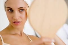 Το ήξερες ότι το κινητό σαμποτάρει τη φρεσκάδα της επιδερμίδας σου;