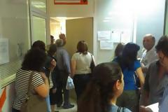 Πάτρα: Απίστευτες καταστάσεις στο ΙΚΑ - Συνταξιούχος λιποθύμησε όταν ενημερώθηκε για την περικοπή της σύνταξης