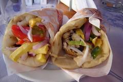 Απίστευτο κι όμως αληθινό: Άγριος καυγάς για ένα… σουβλάκι!