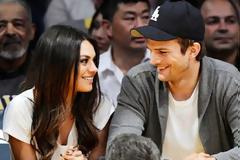 Άστον Κούτσερ: Οι γονείς του θέλουν να αποκτήσει παιδί με την Κούνις