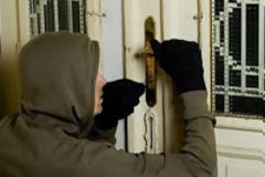 Αθεόφοβοι...Έκλεψαν μέχρι και τον Ιερό Ναό Ζωοδόχου Πηγής στη Μυτιλήνη
