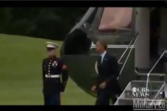 Ο Ομπάμα ξεχνά να χαιρετίσει πεζοναύτη και δείτε τι κάνει