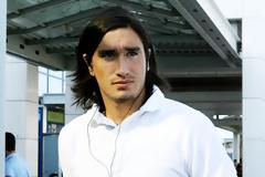 Επιστρέφει 