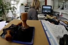 Αντίστροφη μέτρηση για τις πρώτες απολύσεις στο Δημόσιο