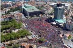 Πίσω ολοταχώς η αστυνομία υπό το φόβο τουρκικής “Άνοιξης”