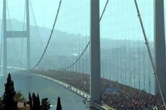 Η φωτογραφία που διχάζει το Διαδίκτυο