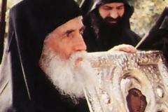 Γέροντα Παΐσιος για το Άγιον Όρος: τον τελευταίο λόγο τον έχει η Παναγία