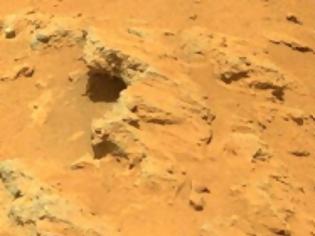 Φωτογραφία για Βότσαλα και νερό στον Αρη!