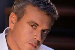 Παραμένει στο νοσοκομείο ο Mανώλης Λιδάκης