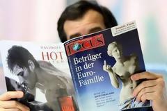 Focus: «Την ώρα που ασφαλιστικό, Υγεία, Παιδεία καταρρέουν, στην Ελλάδα στήνουν σκηνικό ψεύτικης ευφορίας»