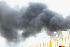 Φωτιά σε εργοστάσιο ανακύκλωσης στο Ωραιόκαστρο