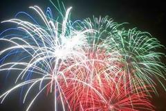 Γέμισαν τα «Μπαλκόνια» Τουρίστες…. Εκφράζουν φόβους οι Μικρό-ξενοδόχοι ,ότι δεν θα έχουν να πληρώσουν την ΔΕΗ