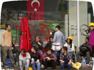 Φωτογραφία για Αγρια σύγκρουση Κεμαλιστών-Ισλαμιστών σε όλη την Τουρκία