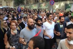 Μην παραμυθιάζεστε (με τις διαδηλώσεις στην Τουρκία)…