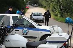 Εγκατέλειψαν οχήματα με βαρύ οπλισμό στο Χαλάνδρι τα ξημερώματα