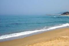 10 παραλίες της Αττικής που δεν χρειάζεται να πληρώσεις εισιτήριο για να δροσιστείς